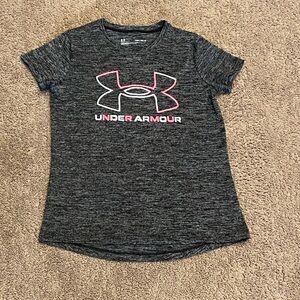 EUC Under Armour Girls Size M Shirt